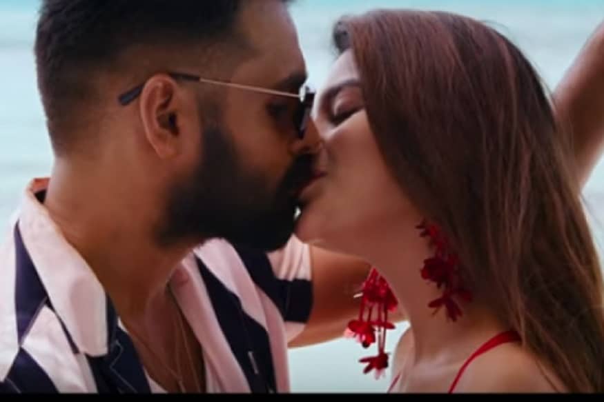 এর আগে মুন্না মাইকেল ছবি দিয়ে বলিউডে পা রাখা নিধি আগরওয়ালের সঙ্গে তাঁর প্রেম-প্রেম সম্পর্ক তৈরি হয়েছিল ৷ Photo- Fle এর আগে মুন্না মাইকেল ছবি দিয়ে বলিউডে পা রাখা নিধি আগরওয়ালের সঙ্গে তাঁর প্রেম-প্রেম সম্পর্ক তৈরি হয়েছিল ৷ Photo- Fle