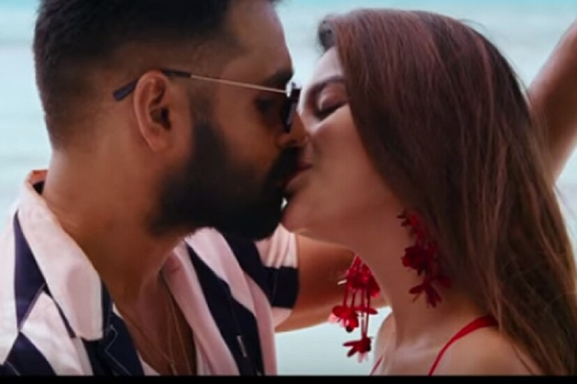 এর আগে মুন্না মাইকেল ছবি দিয়ে বলিউডে পা রাখা নিধি আগরওয়ালের সঙ্গে তাঁর প্রেম-প্রেম সম্পর্ক তৈরি হয়েছিল ৷ Photo- Fle