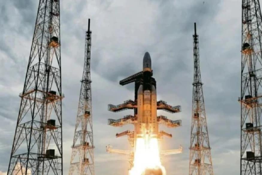 চন্দ্রযান ২ মিশনের জন্য সোশ্যাল মিডিয়ায় ভারতকে অভিনন্দন জানাল চিনের মানুষ ৷ পাশাপাশি এই মিশন নিয়ে আশা না ছেড়ে মহাকাশে বিক্রমের সঙ্গে যোগাযোগ রাখারও পরামর্শ দেওয়া হয়েছে ৷ সোমবার চিনের আধিকারিক মিডিয়ায় এই বিষয়ে মন্তব্য করেছে ৷ চন্দ্রযান ২ মিশনের জন্য সোশ্যাল মিডিয়ায় ভারতকে অভিনন্দন জানাল চিনের মানুষ ৷ পাশাপাশি এই মিশন নিয়ে আশা না ছেড়ে মহাকাশে বিক্রমের সঙ্গে যোগাযোগ রাখারও পরামর্শ দেওয়া হয়েছে ৷ সোমবার চিনের আধিকারিক মিডিয়ায় এই বিষয়ে মন্তব্য করেছে ৷