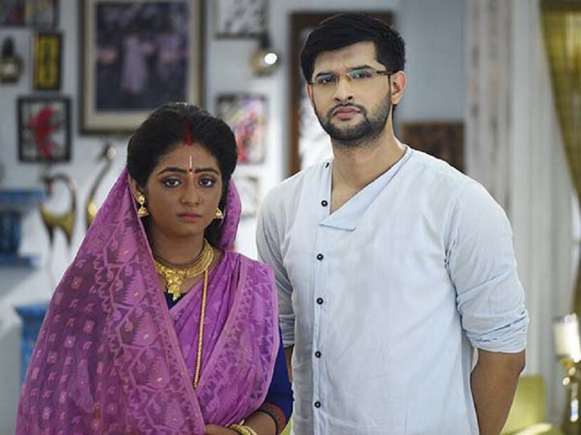 &quot;কৃষ্ণকলি&quot; সিরিয়াল এছাড়াও মোস্ট পপুলার বা সবচেয়ে জনপ্রিয় সিরিয়ালের খেতাবও নিজের দখলে রেখেছে। এতগুলি পুরষ্কার পেয়ে 'কৃষ্ণকলি' পর্দার বাইরেও মানুষের মন জয় করে নিল। photo source collected