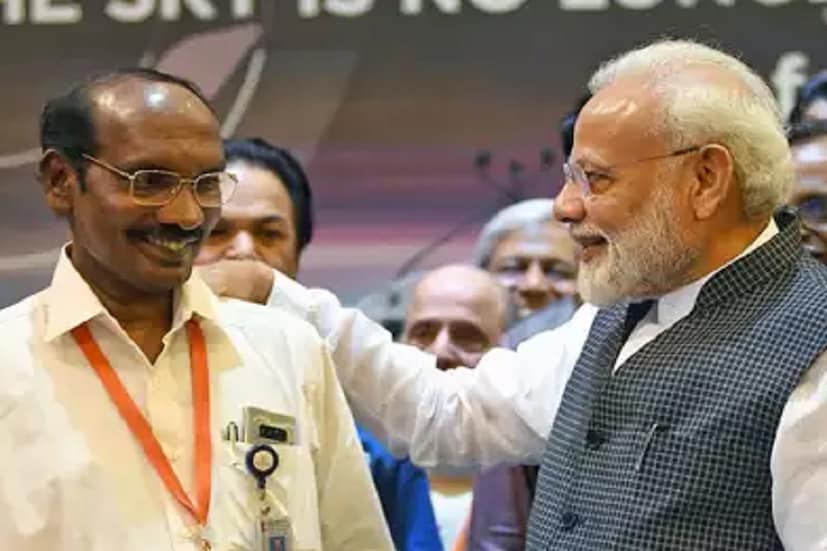 রবিবার চন্দ্রযান ২ নিয়ে বড় ঘোষণা করলেন প্রধানমন্ত্রী নরেন্দ্র মোদি ৷ এদিন মোদি জানান, ইসরো স্পিরিট (ISRO Spirit) গোটা দেশকে প্রভাবিত করেছে ৷  চন্দ্রযান ২ মিশন গোটা দেশকে এক সূত্রে বেঁধে দিয়েছে ৷ 