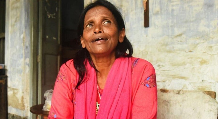 হিন্দি ছবিতে গানের রেকর্ডিংয়ের জন্য ইতিমধ্যেই বেশ কয়েকবার মুম্বই পাড়ি দিতে হয়েছে রাণুকে। এই কলকাতা-মুম্বই সফর করতে করতে বেশ বিরক্ত হয়ে গিয়েছেন গায়িকা। কাজেই মুম্বইতেই পাকাপাকিভাবে থাকার বাসস্থান খুঁজছেন তিনি। হিন্দি ছবিতে গানের রেকর্ডিংয়ের জন্য ইতিমধ্যেই বেশ কয়েকবার মুম্বই পাড়ি দিতে হয়েছে রাণুকে। এই কলকাতা-মুম্বই সফর করতে করতে বেশ বিরক্ত হয়ে গিয়েছেন গায়িকা। কাজেই মুম্বইতেই পাকাপাকিভাবে থাকার বাসস্থান খুঁজছেন তিনি।