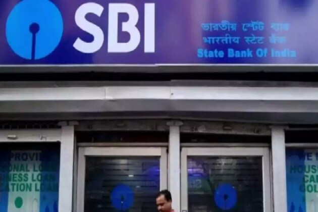 দেশের সবচেয়ে বড় সরকারি ব্যাঙ্ক স্টেট ব্যাঙ্কে এবার থেকে বিশেষ ধরনের অ্যাকাউন্ট খোলা যাবে ৷ এই অ্যাকাউন্টটি বিশেষ করে তাদের জন্য যাদের কাছে ভ্যালিড ডকুমেন্ট নেই ৷ অথার্ৎ কেওয়াইসির জন্য ডকুমেন্ট জমা দিতে হবে না এই ক্ষেত্রে ৷ স্টেট ব্যাঙ্কের ওয়েবসাইটে দেওয়া তথ্য অনুযায়ী, ১৮ বছরের উপরের যে কোনও ব্যক্তি এই অ্যাকাউন্ট খুলতে পারবেন ৷ দেশের সবচেয়ে বড় সরকারি ব্যাঙ্ক স্টেট ব্যাঙ্কে এবার থেকে বিশেষ ধরনের অ্যাকাউন্ট খোলা যাবে ৷ এই অ্যাকাউন্টটি বিশেষ করে তাদের জন্য যাদের কাছে ভ্যালিড ডকুমেন্ট নেই ৷ অথার্ৎ কেওয়াইসির জন্য ডকুমেন্ট জমা দিতে হবে না এই ক্ষেত্রে ৷ স্টেট ব্যাঙ্কের ওয়েবসাইটে দেওয়া তথ্য অনুযায়ী, ১৮ বছরের উপরের যে কোনও ব্যক্তি এই অ্যাকাউন্ট খুলতে পারবেন ৷