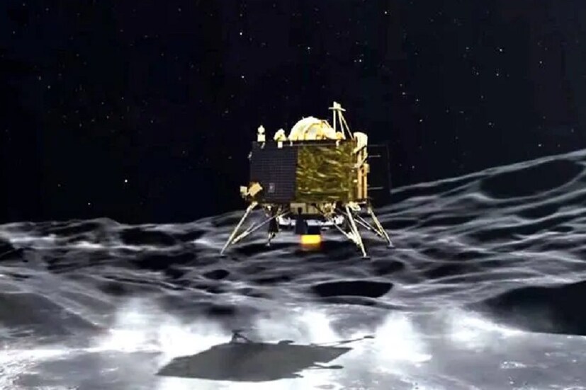 ল্যান্ডার বিক্রমের সঙ্গে কী যোগাযোগ স্থাপন করতে পারবে ইসরোর গ্রাউন্ড টিম ৷ শনিবার থেকে ল্যান্ডার বিক্রমের সঙ্গে যোগাযোগ বিছিন্ন হয়ে যায় ৷ এরপর থেকে পাঁচদিন কেটে গিয়েছে ৷ কিন্তু এখনও পর্যন্ত চাঁদের মাটি থেকে কোনও খবর পাওয়া যায়নি ৷ 
