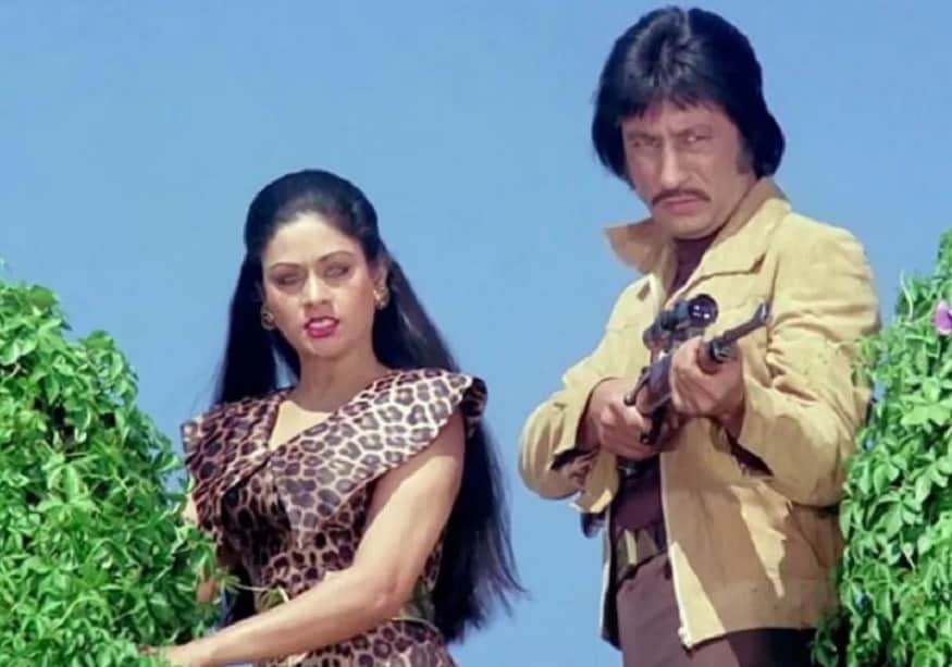 এরপরই শক্তি এক বন্ধুর বাড়িতে যান৷ যেখানে তিনি জানতে পারেন যে ফিরোজ নিজের ছবির জন্য এক নতুন অভিনেতা খুঁজছেন৷ এবং তিনি একজনকে পেয়েছেন যিনি পুণে থেকে পাস করা৷ Representative Image এরপরই শক্তি এক বন্ধুর বাড়িতে যান৷ যেখানে তিনি জানতে পারেন যে ফিরোজ নিজের ছবির জন্য এক নতুন অভিনেতা খুঁজছেন৷ এবং তিনি একজনকে পেয়েছেন যিনি পুণে থেকে পাস করা৷ Representative Image