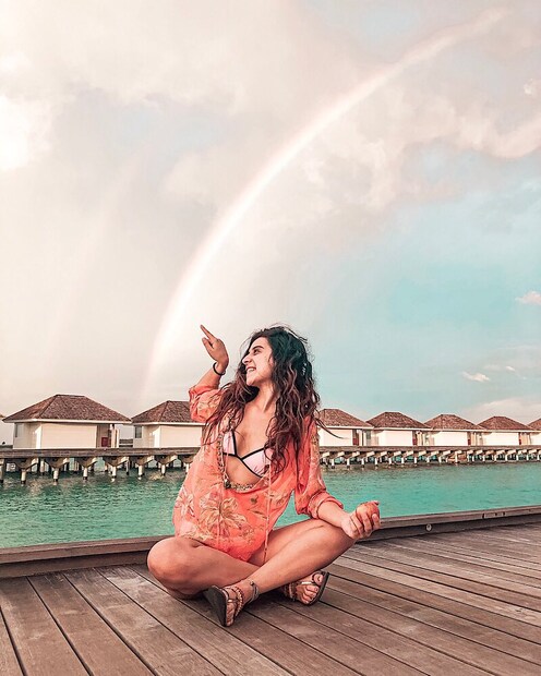 এমটিভি ভিজে থেকে জনপ্রিয় শো রোডিস-এর একটি সিজনেও কনটেস্টটেন্ট ছিলেন বেনাফশা সোনেওয়ালা ৷ বিগ বসে এসে তাঁর হট অবতার মনোযোগ কেড়ে নিয়েছিল দর্শকদের ৷