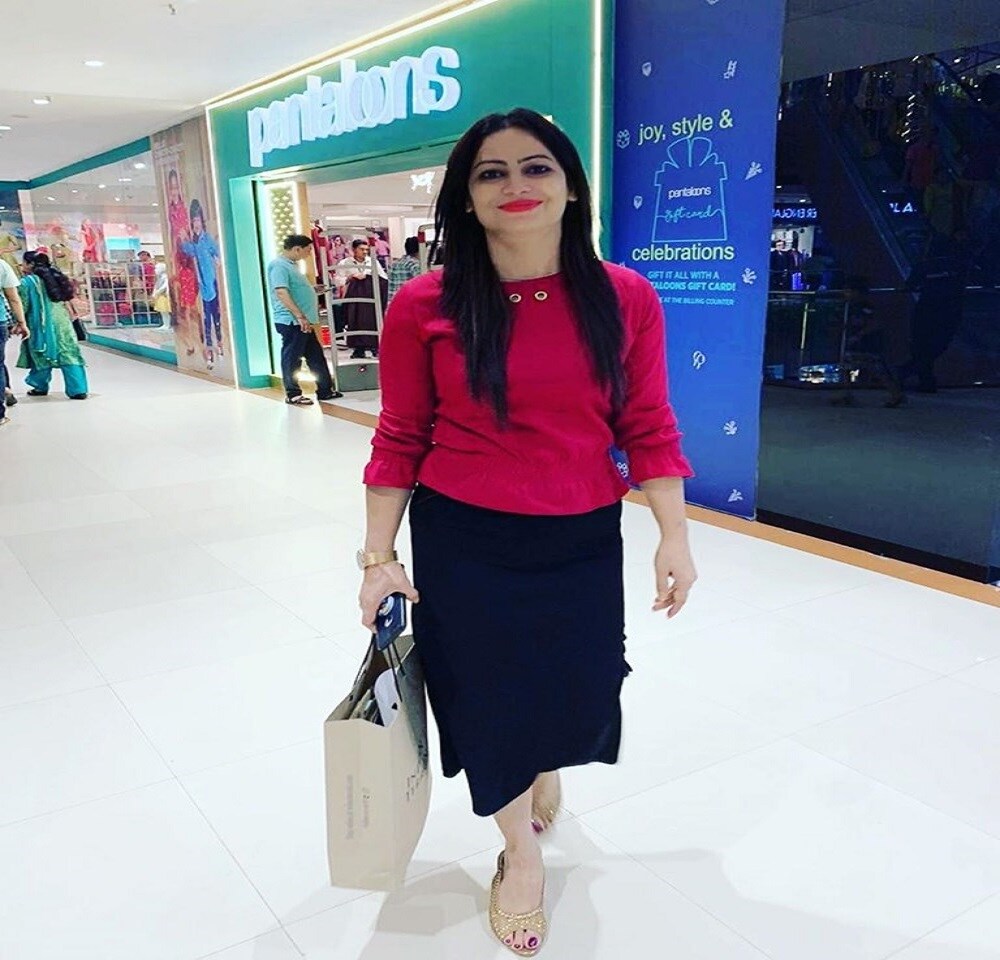 লোকসভা নির্বাচনে হলুদ শাড়ি পরে ঝড় তুলেছেন এবার তিনিও নতুন দুর্দান্ত ছবি সোশ্যাল মিডিয়ায় আপলোড করে বিশেষ নজরে এসেছেন তিনি ৷ ছবি সৌজন্যে ফেসবুক ৷ লোকসভা নির্বাচনে হলুদ শাড়ি পরে ঝড় তুলেছেন এবার তিনিও নতুন দুর্দান্ত ছবি সোশ্যাল মিডিয়ায় আপলোড করে বিশেষ নজরে এসেছেন তিনি ৷ ছবি সৌজন্যে ফেসবুক ৷