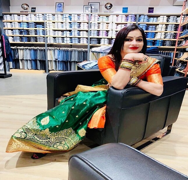 তিনি বেশ স্বাচ্ছন্দে রযেছেন ৷ এক অপূর্ব ভঙ্গিতে রয়েছে তাঁর ছবি ৷ ছবি সৌজন্যে ফেসবুক ৷