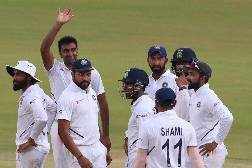দক্ষিণ আফ্রিকার প্রথম ইনিংস শেষ হল ৪৩১ রানে ৷ ভারতের হয়ে সফলতম বোলার রবিচন্দ্রন অশ্বিন ৷ তিনি একাই প্রোটিয়া বাহিনীর প্রথম ইনিংসের ৭ উইকেট তুলে নেন ৷ ৪৬.২ ওভার বল করে ১৪৫ রান দিয়ে ৭ উইকেট নেন অশ্বিন৷ Photo- BCCI দক্ষিণ আফ্রিকার প্রথম ইনিংস শেষ হল ৪৩১ রানে ৷ ভারতের হয়ে সফলতম বোলার রবিচন্দ্রন অশ্বিন ৷ তিনি একাই প্রোটিয়া বাহিনীর প্রথম ইনিংসের ৭ উইকেট তুলে নেন ৷ ৪৬.২ ওভার বল করে ১৪৫ রান দিয়ে ৭ উইকেট নেন অশ্বিন৷ Photo- BCCI