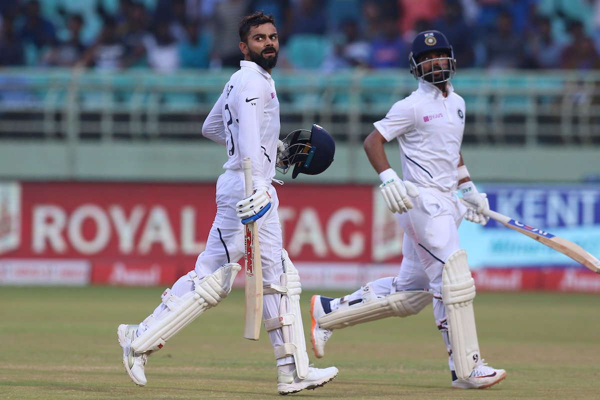 ২৯৫ রানের টার্গেট তাড়া করতে নেমে শুরুতেই ওপেনার ডিন এলগার (২)-র উইকেট হারিয়েছে দক্ষিণ আফ্রিকা ৷ চতুর্থ দিনের খেলা শেষ হওয়া পর্যন্ত দ্বিতীয় ইনিংসে দক্ষিণ আফ্রিকার ব্যাটসম্যানদের সংগ্রহ ১ উইকেট হারিয়ে ১১ রান ৷ আগামিকাল, রবিবার টেস্টের শেষ দিনে আরও ৩৮৪ রান করে ম্যাচ জেতাটা প্রায় অসম্ভব টাস্কই দেখাচ্ছে প্রোটিয়াদের জন্য ৷ ২৯৫ রানের টার্গেট তাড়া করতে নেমে শুরুতেই ওপেনার ডিন এলগার (২)-র উইকেট হারিয়েছে দক্ষিণ আফ্রিকা ৷ চতুর্থ দিনের খেলা শেষ হওয়া পর্যন্ত দ্বিতীয় ইনিংসে দক্ষিণ আফ্রিকার ব্যাটসম্যানদের সংগ্রহ ১ উইকেট হারিয়ে ১১ রান ৷ আগামিকাল, রবিবার টেস্টের শেষ দিনে আরও ৩৮৪ রান করে ম্যাচ জেতাটা প্রায় অসম্ভব টাস্কই দেখাচ্ছে প্রোটিয়াদের জন্য ৷