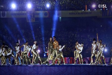 বর্ণাঢ্য ওপেনিং ISL-র ষষ্ঠ মরশুমের, দাদা-র ATK যাত্রা শুরু করল হার দিয়ে বর্ণাঢ্য ওপেনিং ISL-র ষষ্ঠ মরশুমের, দাদা-র ATK যাত্রা শুরু করল হার দিয়ে