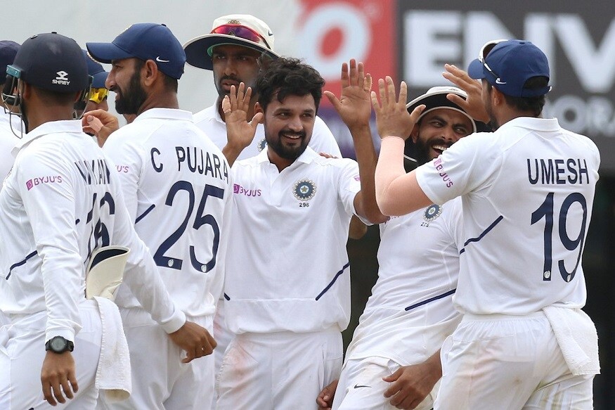 মহম্মদ শামি প্রথম ইনিংসে প্রথম ধাক্কাটা দিয়েছিলেন এলগারকে আউট করে ৷ এরপর পেইদিতকেও তুলে নেন তিনি ৷ Photo Courtesy- Twitter মহম্মদ শামি প্রথম ইনিংসে প্রথম ধাক্কাটা দিয়েছিলেন এলগারকে আউট করে ৷ এরপর পেইদিতকেও তুলে নেন তিনি ৷ Photo Courtesy- Twitter
