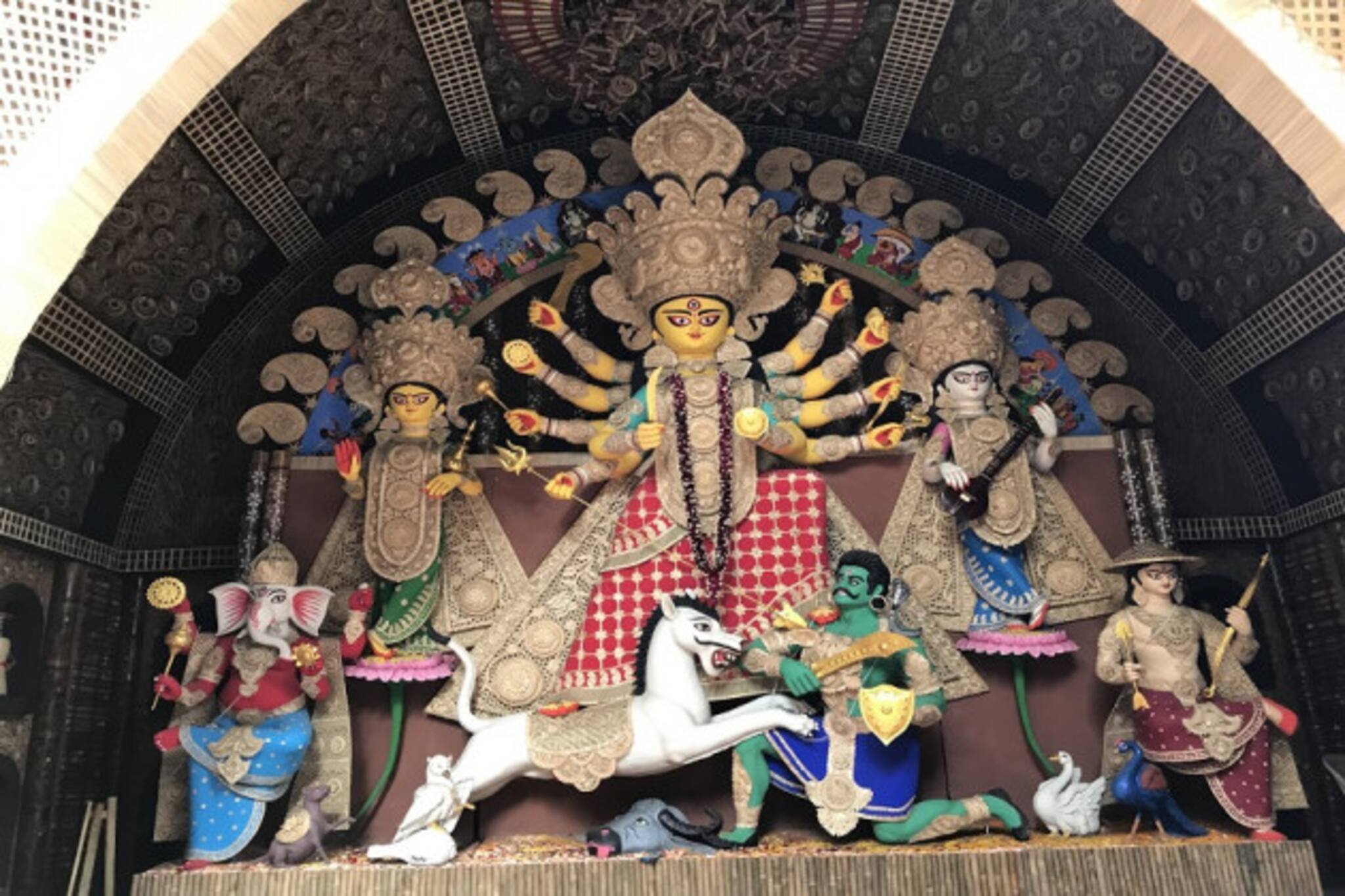 কেমন হল বালিগঞ্জ কালচারালের পুজো? দেখুন এক ক্লিকেই