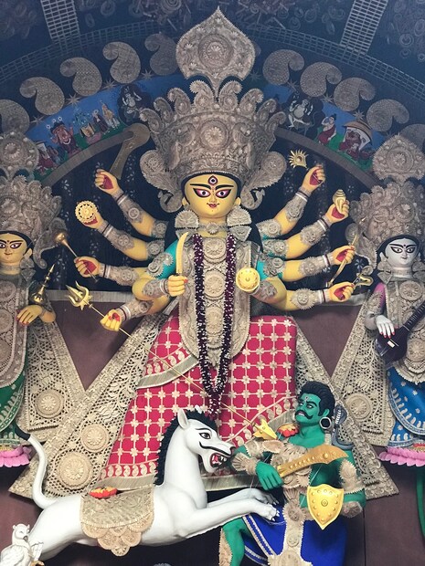 বালিগঞ্জ কালচারালের দুর্গা প্রতিমা ৷  