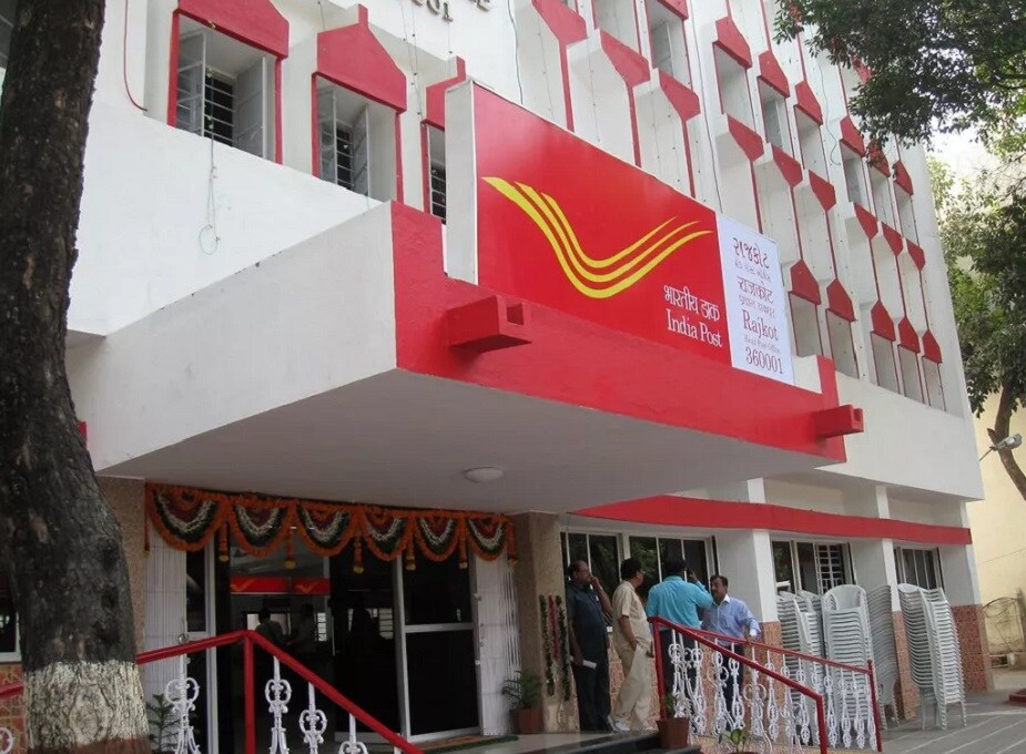 আপনার সন্তানদের নামেও এই অ্যাকাউন্ট খুলতে পারবেন ৷ সিঙ্গল অ্যাকাউন্ট হলে আপনি অধিকতম ৪.৫ লক্ষ টাকা জমা করতে পারবেন ৷ কমপক্ষে ১৫০০ টাকা জমা করতে হবে ৷ জয়েন্ট অ্যাকাউন্টের ক্ষেত্রে অধিকতম ৯ লক্ষ টাকা জমা করতে পারবেন ৷ আপনার সন্তানদের নামেও এই অ্যাকাউন্ট খুলতে পারবেন ৷ সিঙ্গল অ্যাকাউন্ট হলে আপনি অধিকতম ৪.৫ লক্ষ টাকা জমা করতে পারবেন ৷ কমপক্ষে ১৫০০ টাকা জমা করতে হবে ৷ জয়েন্ট অ্যাকাউন্টের ক্ষেত্রে অধিকতম ৯ লক্ষ টাকা জমা করতে পারবেন ৷