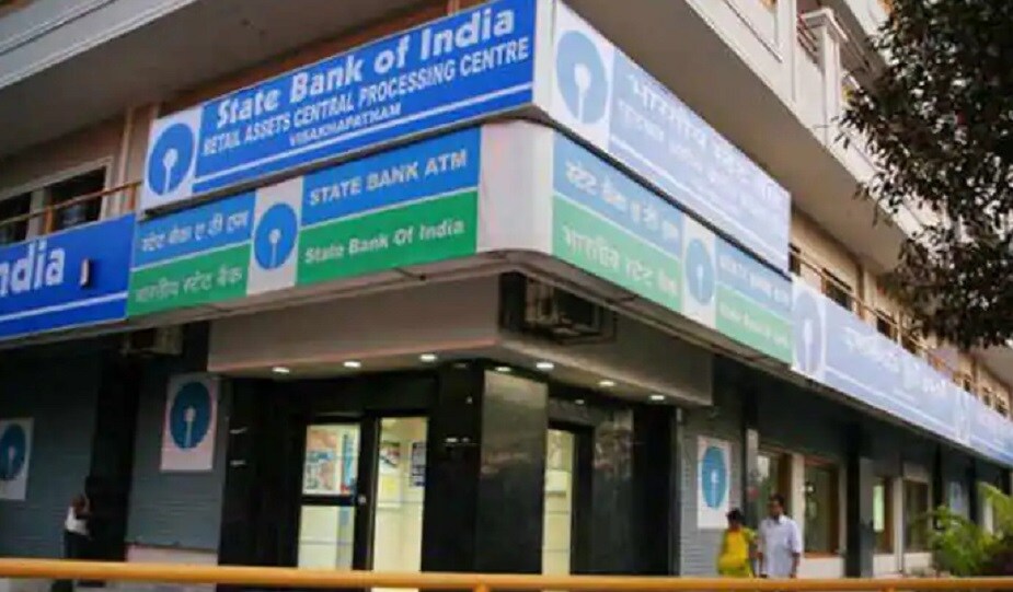 SBI YONO অ্যাপ থেকে টাকা লেনদেন করার জন্য প্রথমে ডাউনলোড করতে হবে YONO অ্যাপ ৷ এরপর নেটব্যাঙ্কিং ব্যবহারকারীরা আইডি ও পাসওয়ার্ড দিতে হবে ৷ অ্যাক্টিভ ব্যবহারকারীরা আইডি ও পাসওয়ার্ড দেওয়ার পর লগ ইন করতে পারবেন ৷ SBI YONO অ্যাপ থেকে টাকা লেনদেন করার জন্য প্রথমে ডাউনলোড করতে হবে YONO অ্যাপ ৷ এরপর নেটব্যাঙ্কিং ব্যবহারকারীরা আইডি ও পাসওয়ার্ড দিতে হবে ৷ অ্যাক্টিভ ব্যবহারকারীরা আইডি ও পাসওয়ার্ড দেওয়ার পর লগ ইন করতে পারবেন ৷