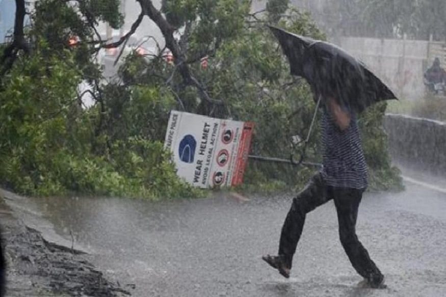 রাজ্যজুড়ে বিক্ষিপ্ত বৃষ্টি৷ দশমীর গভীর রাত থেকে কলকাতা ও দক্ষিণবঙ্গের বিভিন্ন জায়গা বৃষ্টি শুরু হয়েছে ৷ তার জেরে ইতিমধ্যেই বিভিন্ন এলাকা জলমগ্ন ৷ ৷ Photo - Representive রাজ্যজুড়ে বিক্ষিপ্ত বৃষ্টি৷ দশমীর গভীর রাত থেকে কলকাতা ও দক্ষিণবঙ্গের বিভিন্ন জায়গা বৃষ্টি শুরু হয়েছে ৷ তার জেরে ইতিমধ্যেই বিভিন্ন এলাকা জলমগ্ন ৷ ৷ Photo - Representive