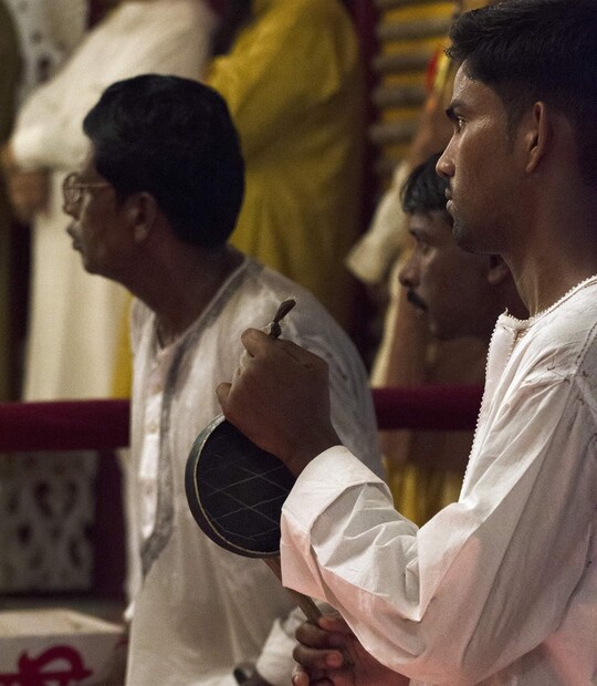  ভুল করেও কাঁসর ঘণ্টা বাজাবেন না 
