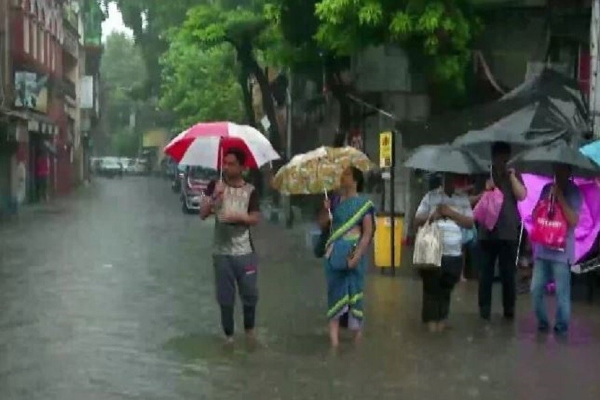 শুরুর দিকে বিক্ষিপ্তভাবে বৃষ্টি শুরু হলেও ধীরে ধীরে দাপট বাড়াবে বৃষ্টি। ষষ্ঠী থেকেই শুরু হতে পারে বৃষ্টি। পরে দশমী পর্যন্ত বজ্র-বিদ্যুৎ সহ বৃষ্টি হতে পারে৷ Photo Collected শুরুর দিকে বিক্ষিপ্তভাবে বৃষ্টি শুরু হলেও ধীরে ধীরে দাপট বাড়াবে বৃষ্টি। ষষ্ঠী থেকেই শুরু হতে পারে বৃষ্টি। পরে দশমী পর্যন্ত বজ্র-বিদ্যুৎ সহ বৃষ্টি হতে পারে৷ Photo Collected