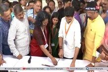 মহারাষ্ট্রে মুখ্যমন্ত্রীর কুর্সি নিয়ে দড়ি টানাটানি চলছেই মহারাষ্ট্রে মুখ্যমন্ত্রীর কুর্সি নিয়ে দড়ি টানাটানি চলছেই