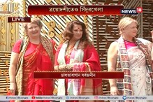 পুজো শেষেও পুজোর রেশ, ত্রয়োদশীতেও মণ্ডপে মণ্ডপে সিঁদুরখেলা পুজো শেষেও পুজোর রেশ, ত্রয়োদশীতেও মণ্ডপে মণ্ডপে সিঁদুরখেলা