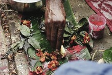 কুসংস্কারের বলি! হাসপাতাল থেকে এনে ওঝার ঝাড়ফুঁক, মৃত ব্যক্তি কুসংস্কারের বলি! হাসপাতাল থেকে এনে ওঝার ঝাড়ফুঁক, মৃত ব্যক্তি