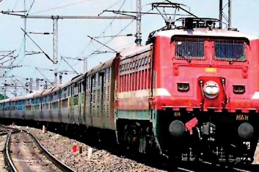 কোটি কোটি যাত্রীদের সুবিধার্থে এবার নতুন এই পদক্ষেপ নিতে চলেছে ভারতীয় রেল ৷ যাত্রীদের এবং তাদের জিনিসের সুরক্ষার জন্য এই সিদ্ধান্ত নেওয়া হয়েছে ৷ নতুন এই পরিষেবায় এবার থেকে চলন্ত ট্রেন থেকে চুরির ঘটনার এফআইআর দায়ের করতে পারবেন যাত্রীরা ৷ কোটি কোটি যাত্রীদের সুবিধার্থে এবার নতুন এই পদক্ষেপ নিতে চলেছে ভারতীয় রেল ৷ যাত্রীদের এবং তাদের জিনিসের সুরক্ষার জন্য এই সিদ্ধান্ত নেওয়া হয়েছে ৷ নতুন এই পরিষেবায় এবার থেকে চলন্ত ট্রেন থেকে চুরির ঘটনার এফআইআর দায়ের করতে পারবেন যাত্রীরা ৷
