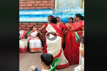 উৎসবের শেষবেলায় তুমুল নাচ ! সিঁদুরখেলার পরে তুমুল নাচের ভিডিও ভাইরাল উৎসবের শেষবেলায় তুমুল নাচ ! সিঁদুরখেলার পরে তুমুল নাচের ভিডিও ভাইরাল