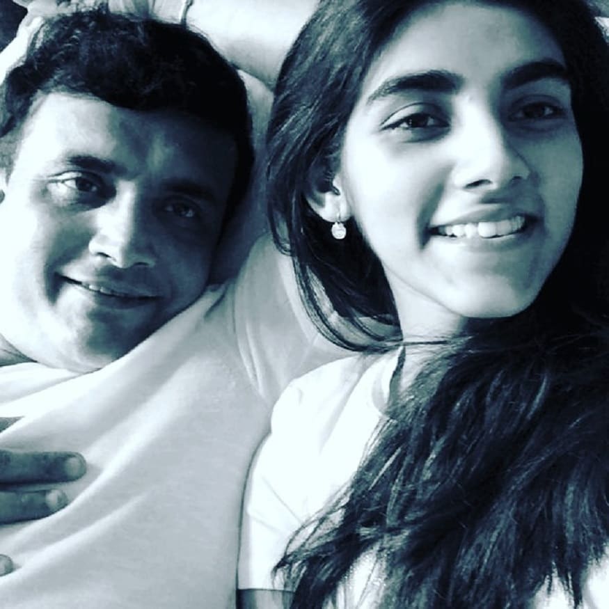 ২০০১-এ ৩রা নভেম্বর সানার জন্ম৷ আজ ১৮ বছরে পা দিল সৌরভ কন্যা৷ মেয়ের সঙ্গে তোলা কিছু ছবি পোস্ট করেন সৌরভ৷ Photo Courtesy: Instagram ২০০১-এ ৩রা নভেম্বর সানার জন্ম৷ আজ ১৮ বছরে পা দিল সৌরভ কন্যা৷ মেয়ের সঙ্গে তোলা কিছু ছবি পোস্ট করেন সৌরভ৷ Photo Courtesy: Instagram