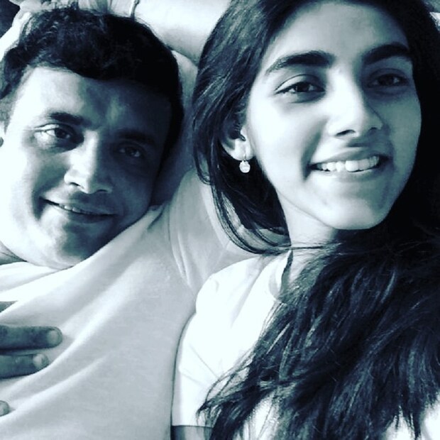 ২০০১-এ ৩রা নভেম্বর সানার জন্ম৷ আজ ১৮ বছরে পা দিল সৌরভ কন্যা৷ মেয়ের সঙ্গে তোলা কিছু ছবি পোস্ট করেন সৌরভ৷ Photo Courtesy: Instagram