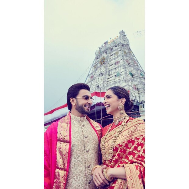 • তবে একা নন তাঁরা ৷ প্রথম অ্যানিভার্সারি বলে কথা ৷ পরিবারের সকলে একসঙ্গে না থাকলে কী চলে?