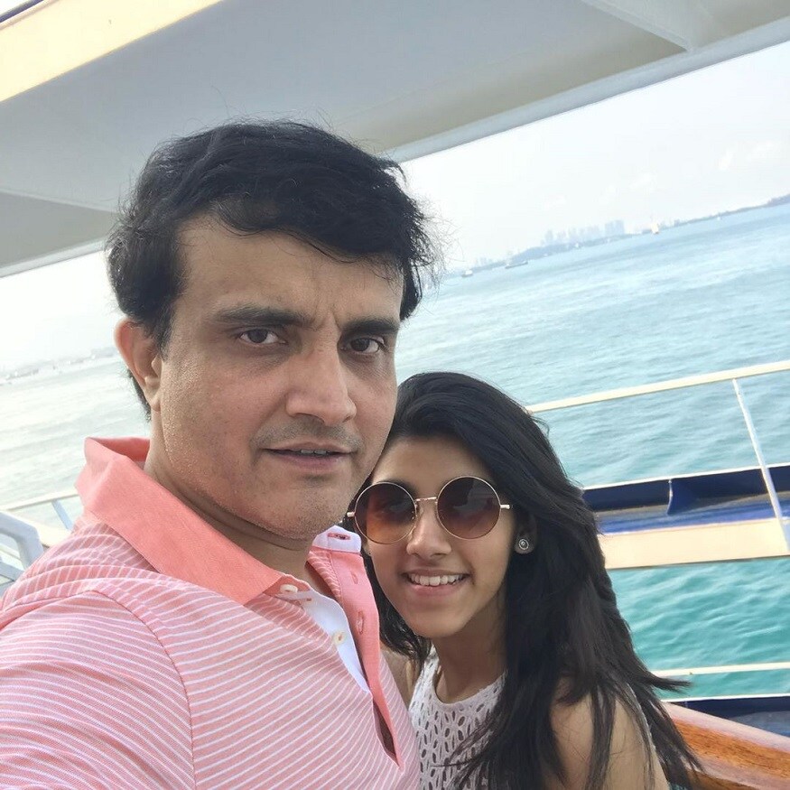 পোস্টে বিশেষ কিছু লেখেননি সৌরভ৷ সানাকে শুভেচ্ছা জানিয়েছেন তিনি৷ ১৮, এই সংখ্যাটি লিখেছেন সৌরভ৷ Photo Courtesy: Instagram পোস্টে বিশেষ কিছু লেখেননি সৌরভ৷ সানাকে শুভেচ্ছা জানিয়েছেন তিনি৷ ১৮, এই সংখ্যাটি লিখেছেন সৌরভ৷ Photo Courtesy: Instagram