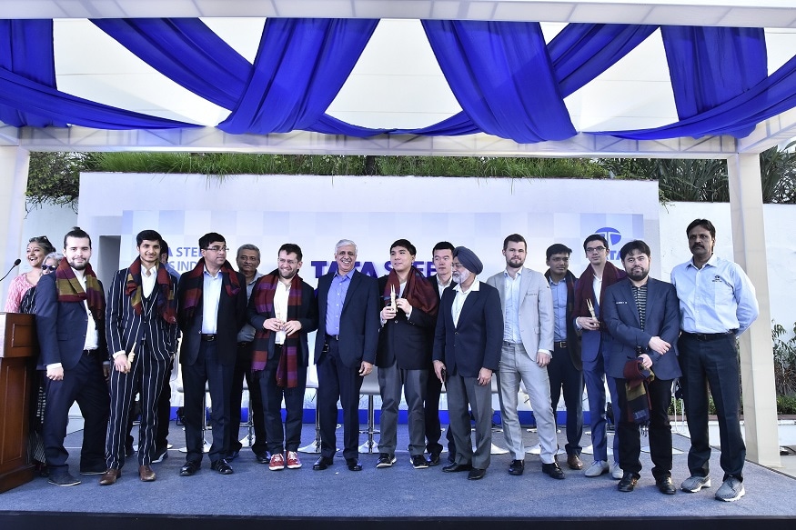 ৫ দিন ব্যাপি এই টেস্ট টুর্নামেন্ট অবশ্য সকলের নজর বিশ্বনাথন আনন্দের দিকে৷ গতবার টাটা স্টিল চেস ইন্ডিয়া গ্রান্ড ট্যুরে জয়ী হয়েছিলেন তিনিই৷ এবার যদিও বিশ্ব চ্যাম্পিয়ান কার্লসেন থাকায় সমীকরণে বদল ঘটতে পারে বলে মনে করছেন বিশেষজ্ঞরা৷ ৫ দিন ব্যাপি এই টেস্ট টুর্নামেন্ট অবশ্য সকলের নজর বিশ্বনাথন আনন্দের দিকে৷ গতবার টাটা স্টিল চেস ইন্ডিয়া গ্রান্ড ট্যুরে জয়ী হয়েছিলেন তিনিই৷ এবার যদিও বিশ্ব চ্যাম্পিয়ান কার্লসেন থাকায় সমীকরণে বদল ঘটতে পারে বলে মনে করছেন বিশেষজ্ঞরা৷