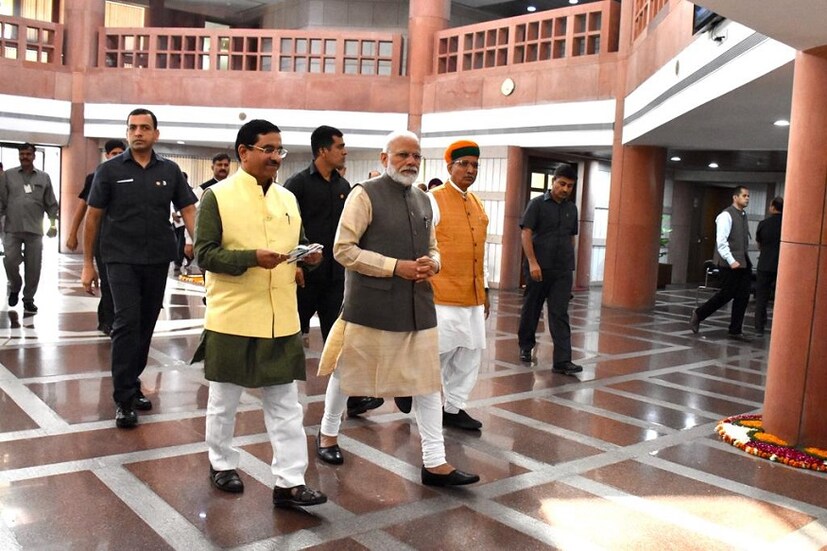 ১৮ নভেম্বর থেকে শুরু হচ্ছে সংসদের শীতকালীন অধিবেশন। চলবে ১৩ ডিসেম্বর পর্যন্ত। 