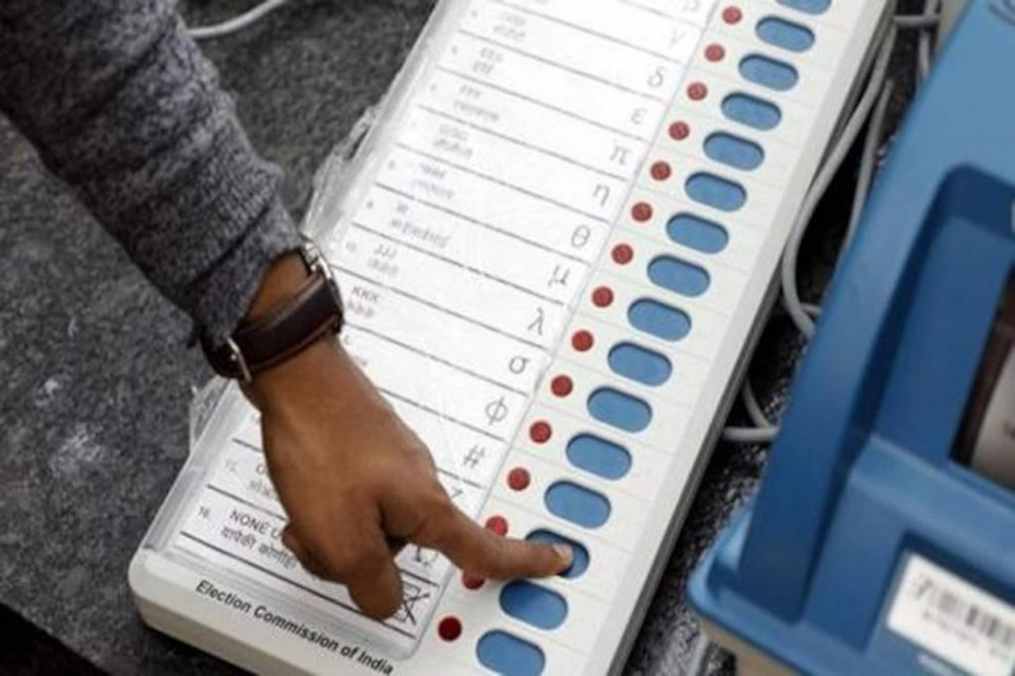 করোনার জেরে পিছোবে কি পুরভোট? এই সময় ভোট হলে কী হতে পারে জানাচ্ছেন চিকিৎসকেরা