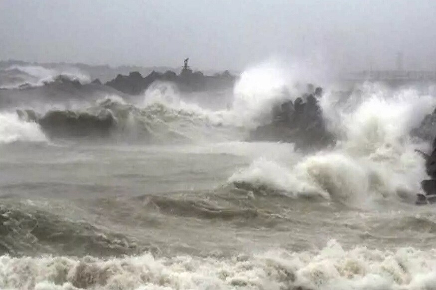 বুলবুলের ক্ষয়ক্ষতির ধাক্কা সামলে ওঠার আগেই ফের ঘূর্ণিঝড়ের বার্তা ৷ ঘূর্ণিঝড় বুলবুলের ক্ষতির খতিয়ান নিয়ে এখনও চলছে হিসেব ৷ আতঙ্কের রেশ এখনও কাটিয়ে উঠতে পারেননি বিধ্বস্ত এলাকার বাসিন্দারা ৷ বুলবুল বয়ে যাওয়ার দু’দিনের মধ্যেই ফের আরও এক ঘূর্ণিঝড়ের পূর্বাভাস দিল আবহাওয়া দফতর ৷ বুলবুলের ক্ষয়ক্ষতির ধাক্কা সামলে ওঠার আগেই ফের ঘূর্ণিঝড়ের বার্তা ৷ ঘূর্ণিঝড় বুলবুলের ক্ষতির খতিয়ান নিয়ে এখনও চলছে হিসেব ৷ আতঙ্কের রেশ এখনও কাটিয়ে উঠতে পারেননি বিধ্বস্ত এলাকার বাসিন্দারা ৷ বুলবুল বয়ে যাওয়ার দু’দিনের মধ্যেই ফের আরও এক ঘূর্ণিঝড়ের পূর্বাভাস দিল আবহাওয়া দফতর ৷