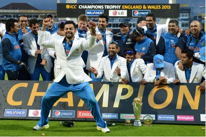 ভারতীয় ক্রিকেটে একটা চরিত্র, একটা মাইলস্টোনের নাম বিরাট কোহলি ৷ তিনি যেমন বর্ণময় ঠিক তেমনিই অসম্ভব ক্রিকেট প্রতিভার অধিকারী ৷ Photo- File ভারতীয় ক্রিকেটে একটা চরিত্র, একটা মাইলস্টোনের নাম বিরাট কোহলি ৷ তিনি যেমন বর্ণময় ঠিক তেমনিই অসম্ভব ক্রিকেট প্রতিভার অধিকারী ৷ Photo- File