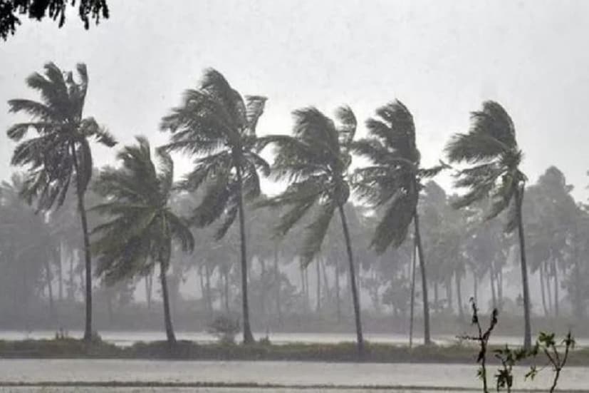 খড়ের ঘর, কাঁচা বাড়ি বা ক্ষতিগ্রস্ত পাকা বাড়িতে থাকবেন না৷ 