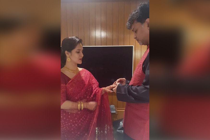 মিথিলার সঙ্গে বিয়ের গুঞ্জন শুরু হয়েছিল চলতি বছরের গোড়ার দিক থেকেই। শোনা যাচ্ছিল আগামী বছরের ফেব্রুয়ারি মাসে বিয়ে করবেন সৃজিত- মিথিলা। মিথিলার সঙ্গে বিয়ের গুঞ্জন শুরু হয়েছিল চলতি বছরের গোড়ার দিক থেকেই। শোনা যাচ্ছিল আগামী বছরের ফেব্রুয়ারি মাসে বিয়ে করবেন সৃজিত- মিথিলা।