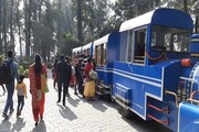 উপচে পড়া ভিড় সাফারি পার্ক থেকে গজলডোবায়, পিকনিকের ধুম পাহাড়ের কোলে