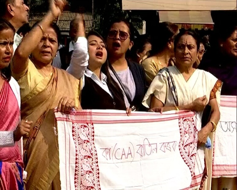 ষোড়শ শতাব্দীতেই শেষ নয়,  ৮০এর দশকে অসম আন্দোলনে প্রথম সারিতে ছিলেন অহমিয়া মহিলারা ৷