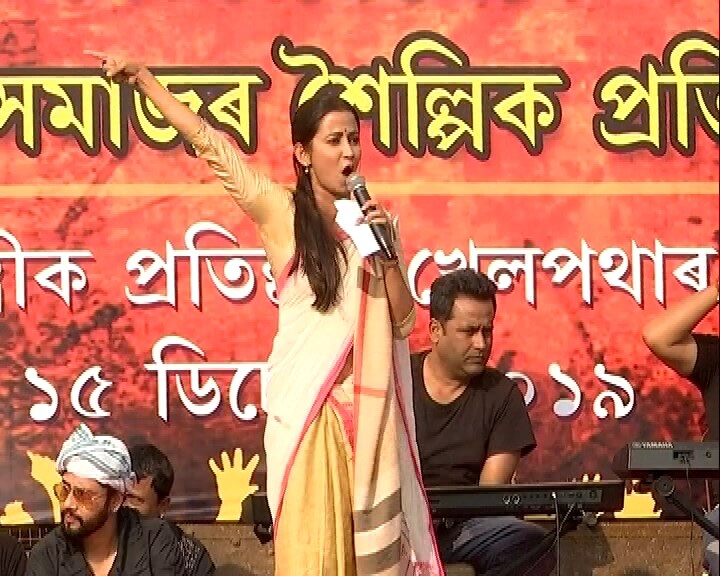 CAA এর বিরুদ্ধে আন্দোলন গড়ে তুলেছে অল অসম স্টুডেন্ট ইউনিয়ন বা আসু (AASU) ৷ যার নেতৃত্বের সিংহভাগই নিজেদের হাতে তুলে নিয়েছেন অসমের মেয়েরা ৷ CAA এর বিরুদ্ধে আন্দোলন গড়ে তুলেছে অল অসম স্টুডেন্ট ইউনিয়ন বা আসু (AASU) ৷ যার নেতৃত্বের সিংহভাগই নিজেদের হাতে তুলে নিয়েছেন অসমের মেয়েরা ৷