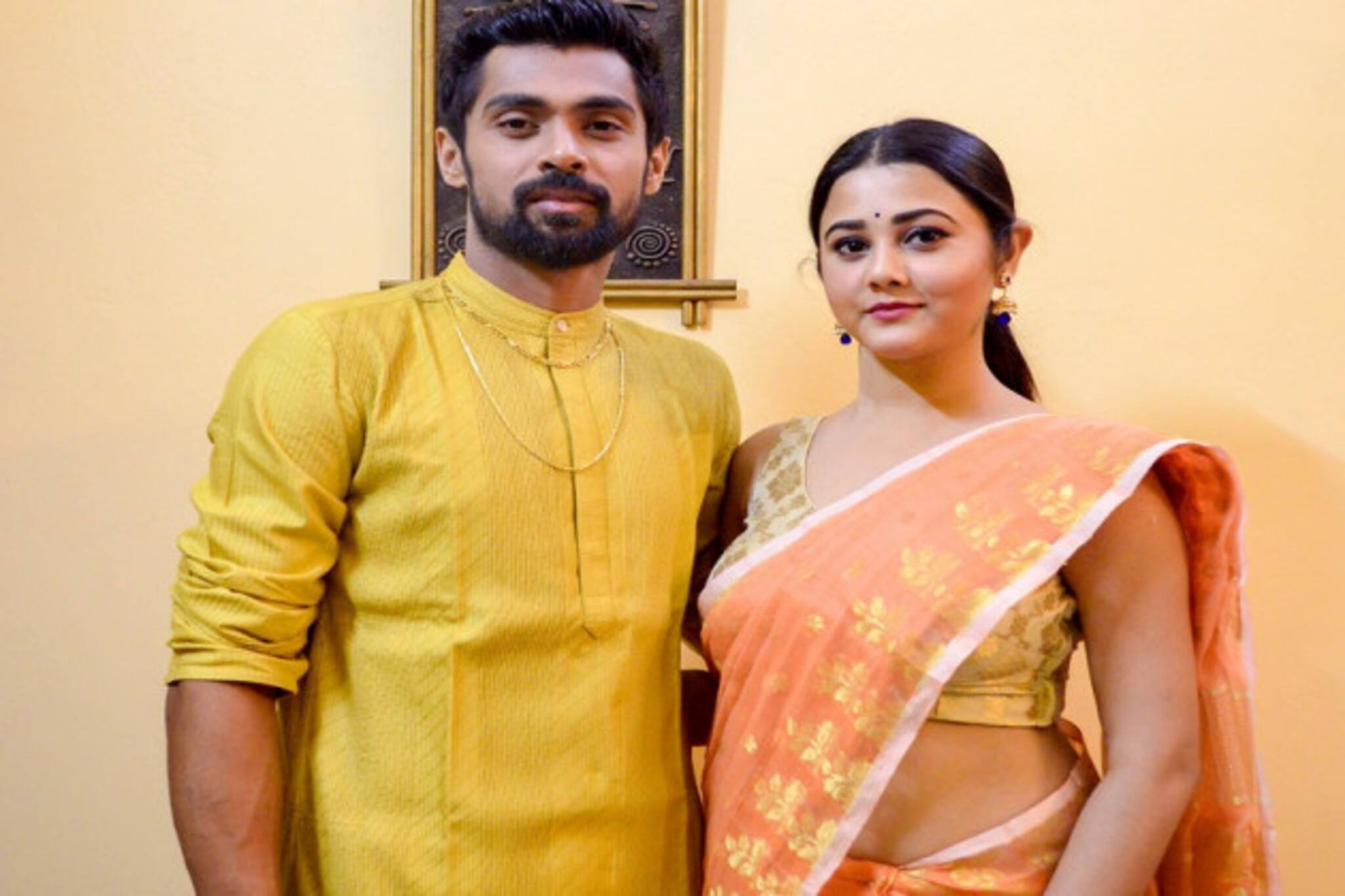 ডার্বি জয়ের শর্তে মিলেছিল ফোন নম্বর, বুধবার সায়নার-র সঙ্গে সাত পাকে বাঁধা পড়ছেন শিল্টন, চিনে নিন পাত্রীকে