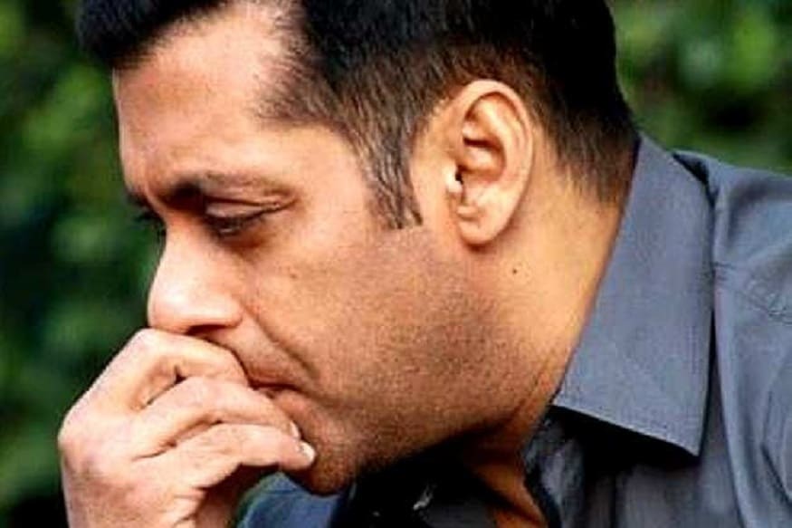 ১৯৯২ সাল। ‘ম্যায়নে প্যার কিয়া’-র সাফল্যর পর সলমন খান তখন বলিউডের ব্লু আইড বয়! চলছে ‘আন্দাজ আপনা আপনা’-র শুটিং। এরমধ্যেই ঘটে গেল এক ঘটনা! এক সাক্ষাৎকারে ভাইজান জানালেন, তিনি এক জনপ্রিয় নায়িকাকে বিয়ের প্রস্তাব দিয়েছিলেন এবং প্রত্যাখ্যাতও হয়েছিলেন। ১৯৯২ সাল। ‘ম্যায়নে প্যার কিয়া’-র সাফল্যর পর সলমন খান তখন বলিউডের ব্লু আইড বয়! চলছে ‘আন্দাজ আপনা আপনা’-র শুটিং। এরমধ্যেই ঘটে গেল এক ঘটনা! এক সাক্ষাৎকারে ভাইজান জানালেন, তিনি এক জনপ্রিয় নায়িকাকে বিয়ের প্রস্তাব দিয়েছিলেন এবং প্রত্যাখ্যাতও হয়েছিলেন।