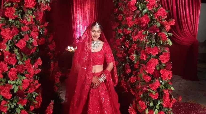 আট পাকের বাঁধনে বাঁধা পড়লেন ববিতা ফোগট ৷ অষ্টম পাকে তাঁরা নতুন এক শর্ত নিয়েছেন যেখানে সিশু কন্য ও কন্যদের অধিকার রক্ষার অঙ্গিকার করেছেন এই নব দম্পতি ৷ আট পাকের বাঁধনে বাঁধা পড়লেন ববিতা ফোগট ৷ অষ্টম পাকে তাঁরা নতুন এক শর্ত নিয়েছেন যেখানে সিশু কন্য ও কন্যদের অধিকার রক্ষার অঙ্গিকার করেছেন এই নব দম্পতি ৷