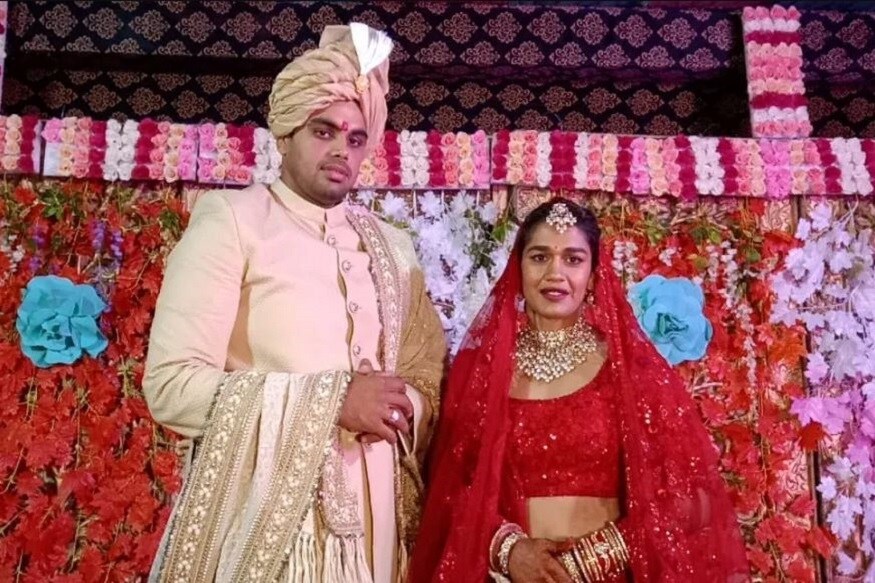 ভারতকে কুস্তিতে একাধিক সম্মান এনে দেওয়া ববিতা বিয়ে করলেন ভারত কেশরী বিবেক সুহাগকে ৷ ববিতার স্বামীও একজন কুস্তিগির ৷ ভারতকে কুস্তিতে একাধিক সম্মান এনে দেওয়া ববিতা বিয়ে করলেন ভারত কেশরী বিবেক সুহাগকে ৷ ববিতার স্বামীও একজন কুস্তিগির ৷