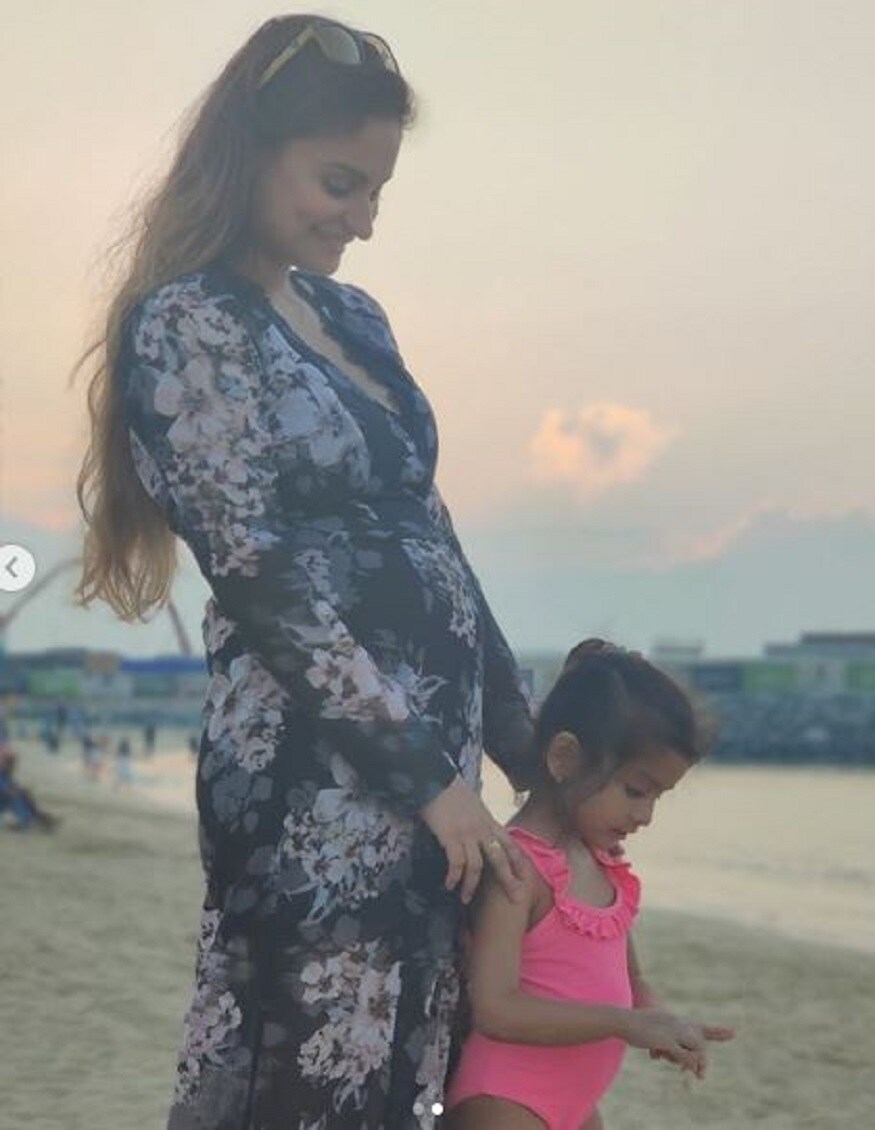 কয়েকটি হিন্দি ধারাবাহিকে দেখা গিয়েছিল ডিম্পিকে৷ তবে রাহুলের সঙ্গে তার বিয়ে এবং পরবর্তীতে বিগ বসে অংশগ্রহণের ফলে বাড়ে তার জনপ্রিয়তা৷ Photo Courtesy: Instagram কয়েকটি হিন্দি ধারাবাহিকে দেখা গিয়েছিল ডিম্পিকে৷ তবে রাহুলের সঙ্গে তার বিয়ে এবং পরবর্তীতে বিগ বসে অংশগ্রহণের ফলে বাড়ে তার জনপ্রিয়তা৷ Photo Courtesy: Instagram