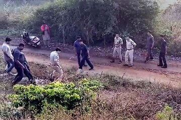 হায়দরাবাদ এনকাউন্টার: দেখে নিনি গ্রাউন্ড জিরো-র ছবি হায়দরাবাদ এনকাউন্টার: দেখে নিনি গ্রাউন্ড জিরো-র ছবি