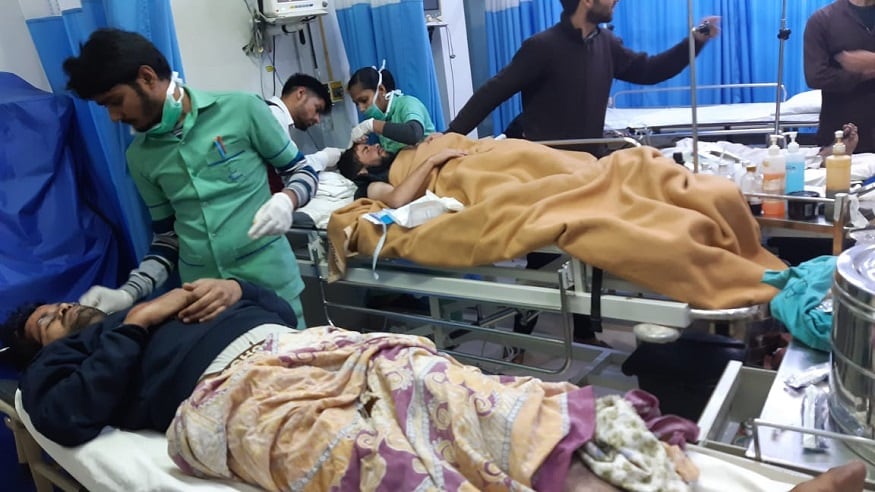 এদিকে বিশ্ববিদ্যালয় কর্তৃপক্ষের অভিযোগ, অনুমতি ছাড়াই বিশ্ববিদ্যালয় ক্যাম্পাসে ঢুকে পড়েছিল পুলিশ। অধ্যাপক ও পড়ুয়াদের মারধর করে ক্যাম্পাস থেকে বের করে দেওয়ার অভিযোগ পুলিশের বিরুদ্ধে। যদিও পুলিশ সব অভিযোগও অস্বীকার করেছে। এদিকে বিশ্ববিদ্যালয় কর্তৃপক্ষের অভিযোগ, অনুমতি ছাড়াই বিশ্ববিদ্যালয় ক্যাম্পাসে ঢুকে পড়েছিল পুলিশ। অধ্যাপক ও পড়ুয়াদের মারধর করে ক্যাম্পাস থেকে বের করে দেওয়ার অভিযোগ পুলিশের বিরুদ্ধে। যদিও পুলিশ সব অভিযোগও অস্বীকার করেছে।