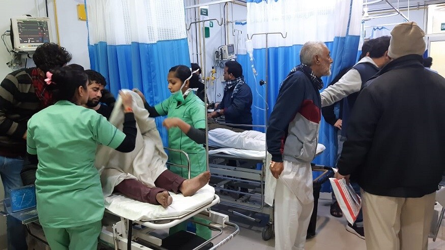 থমিক তদন্তে পুলিশ জানিয়েছে, বাসে আগুন লাগানোর ঘটনায় পড়ুয়ারা জড়িত নন। হামলা চালিয়েছে বহিরাগতরা। থমিক তদন্তে পুলিশ জানিয়েছে, বাসে আগুন লাগানোর ঘটনায় পড়ুয়ারা জড়িত নন। হামলা চালিয়েছে বহিরাগতরা।